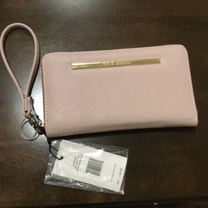 Steve Madden wristlet